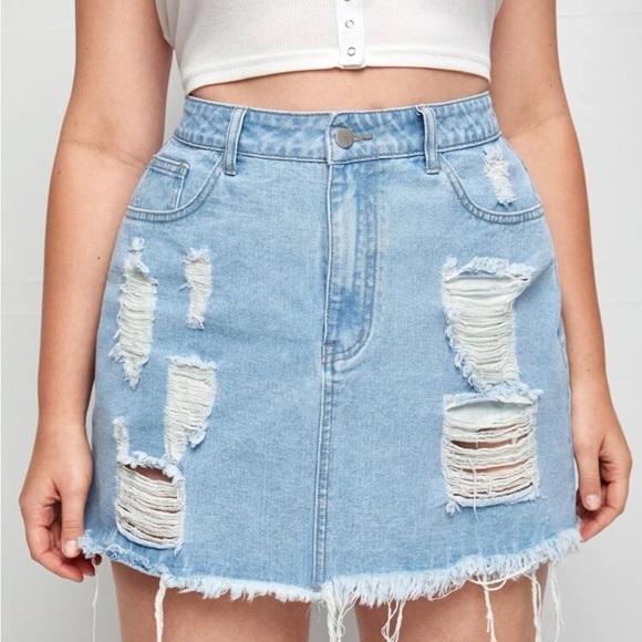 Skirts - Picture 2 of 3